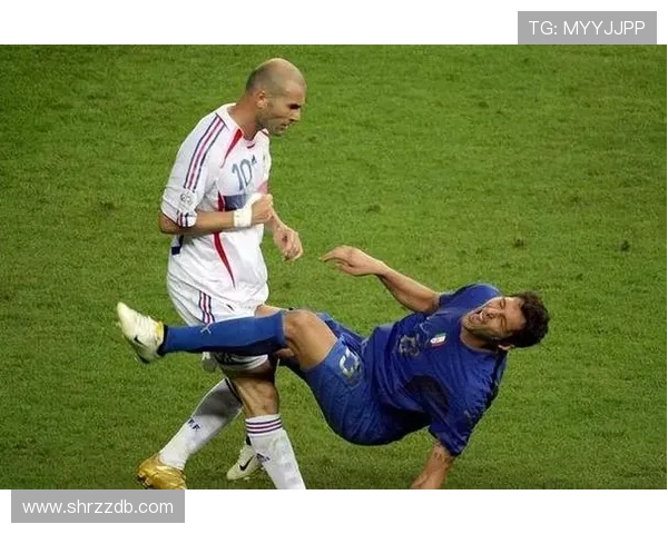 踢球技巧卓越的足球明星们展现风采与实力的精彩瞬间 踢球技巧卓越的足球明星们展现风采与实力的精彩瞬间