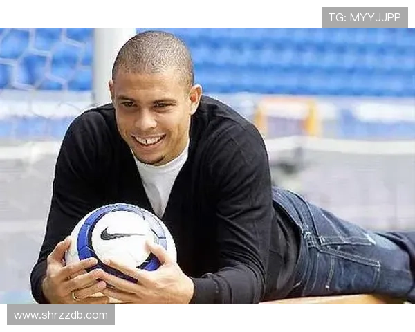 足球巨星归乡之旅感动家乡人民重温青春岁月